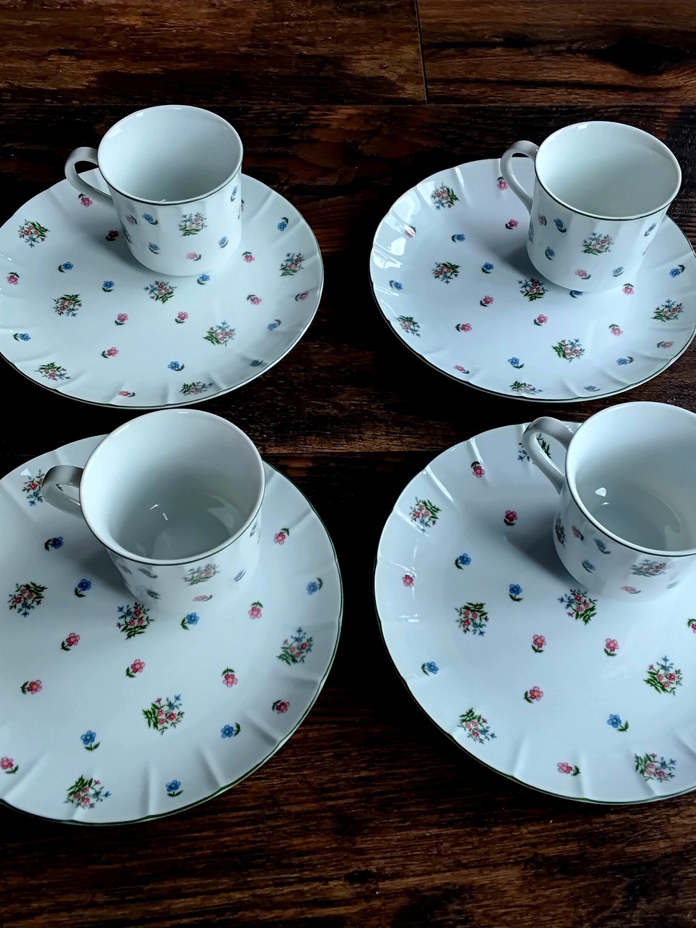 Set Of 4 "Andrea By Sadek" Petite Fleur Snack Plates & Teacups In Fine Porcelain